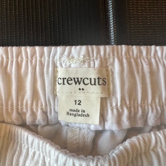 White Crewcuts girls pull-on shorts.  Picture looks yellow but they are white. - Picture 2 of 3